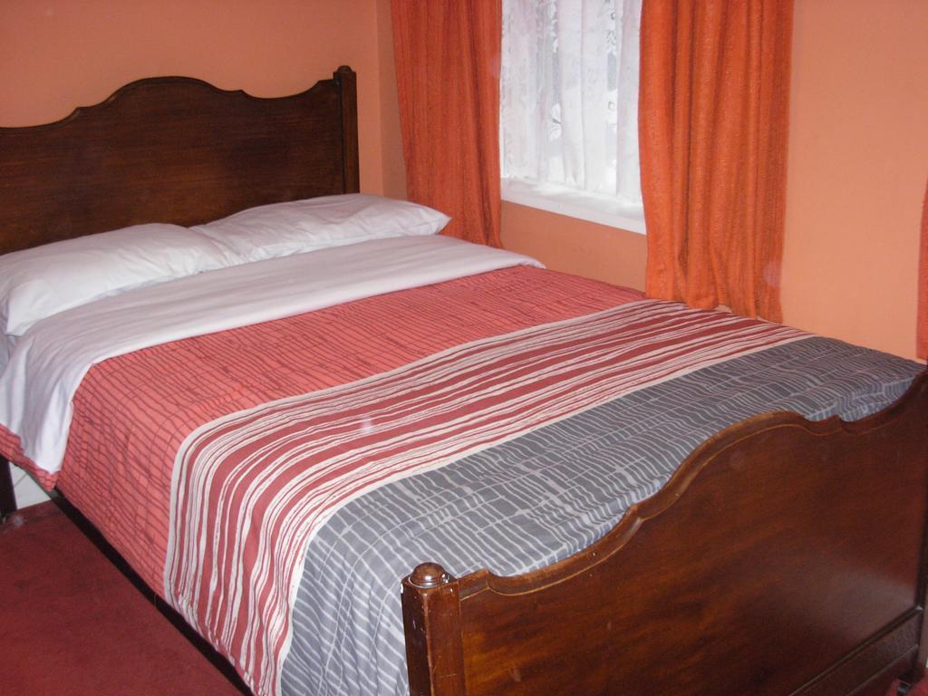 Mcelroy Budget Hostel *