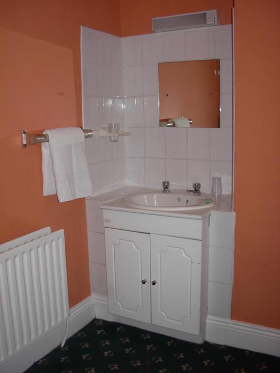 Mcelroy Budget Hostel