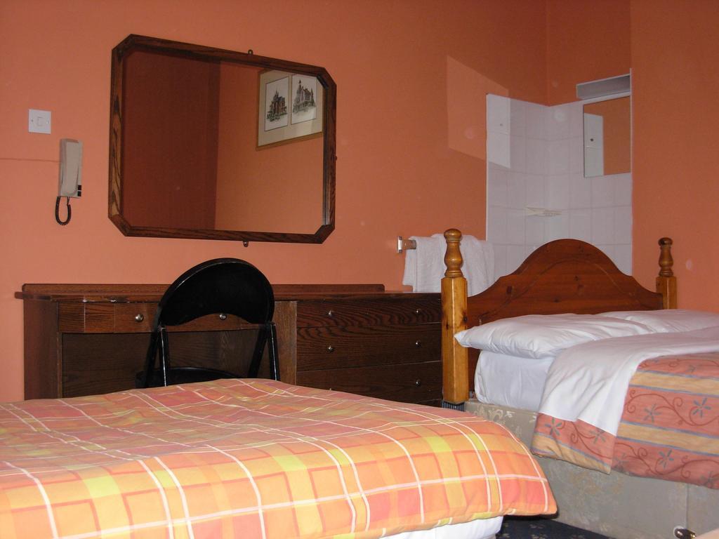 Hostel Mcelroy Budget