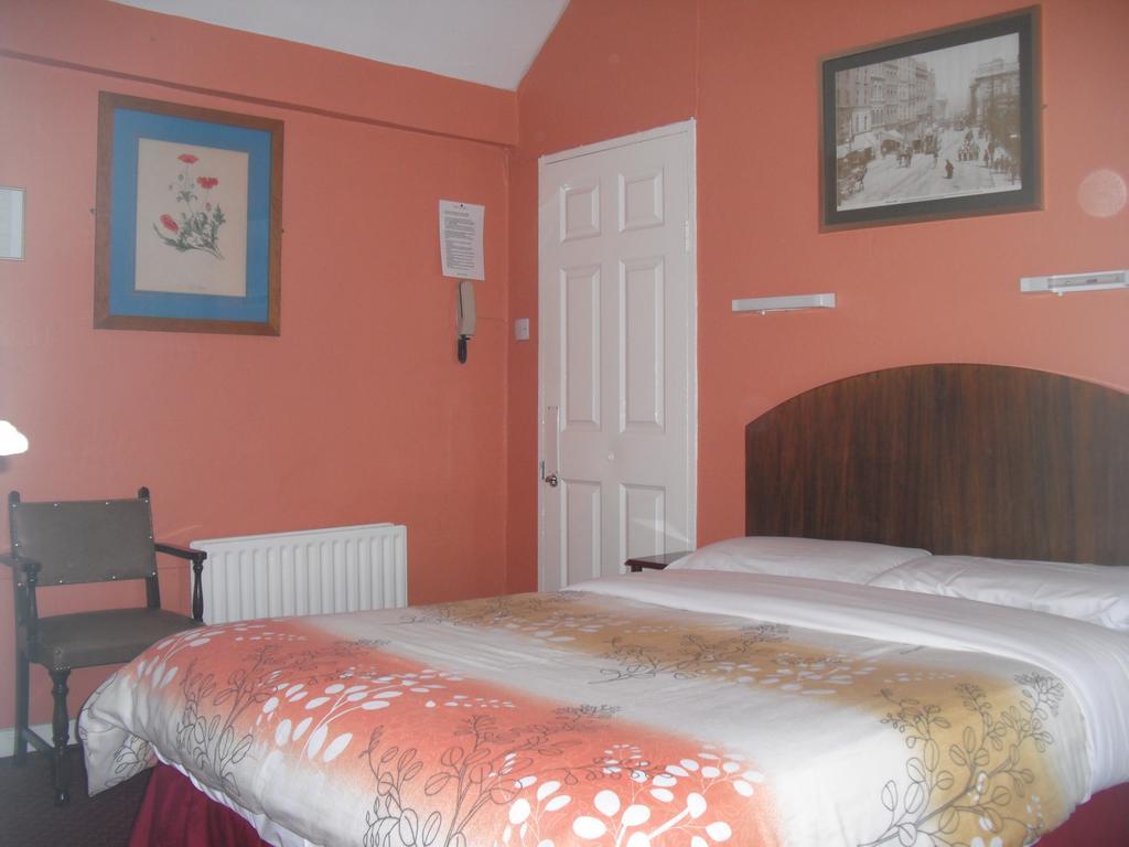 Mcelroy Budget Hostel *
